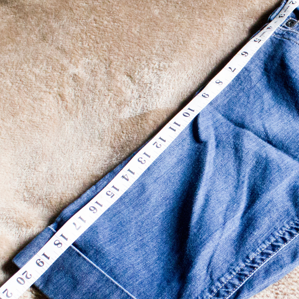 2/$20 Calvin Klein Jeans Denim Bermuda Capri Short - Picture 7 of 8
